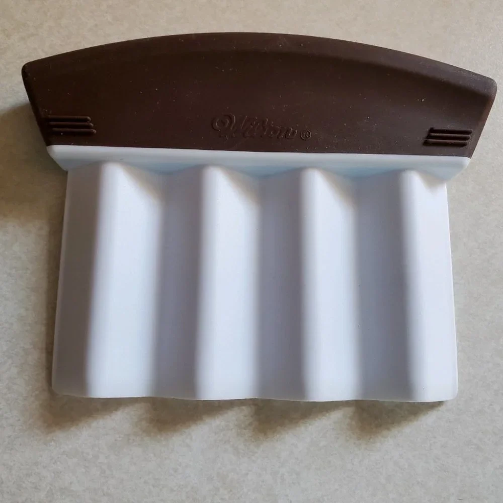 Brownie and Treat Cutter - Wilton